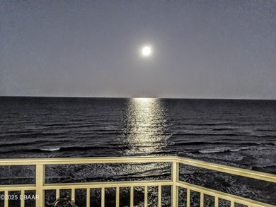 Enjoy the beautiful sunrise above the Atlantic every day!