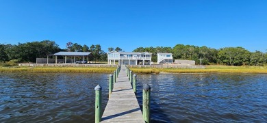 **Bayfront Sportsman Paradise & Family Retreat**  Welcome to