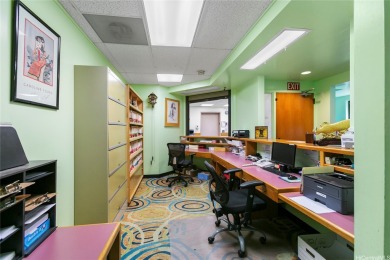 Prime commercial unit available in a medical building in the