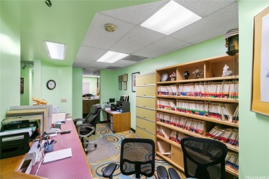 Prime commercial unit available in a medical building in the