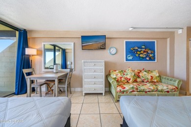 Oceanfront Perfection at the Iconic Hawaiian Inn Beach Resort