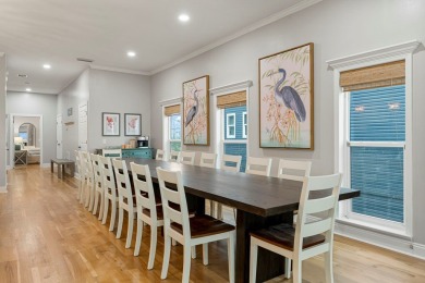 HIGHLIGHTS:  Beachfront beauty  Gorgeous Gulf views  3 levels