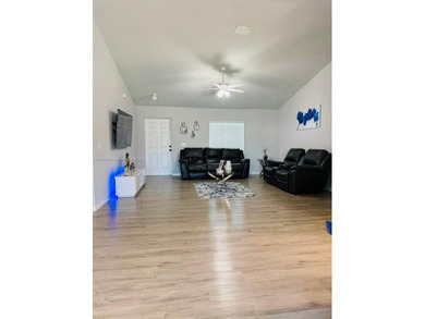 Beautiful 4-Bedroom, 2-Bath Home!

The perfect place to turn