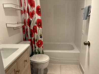 SPECIAL PRICE A great 2 bedrooms 1 1/2 bathrooms with a serene