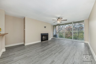 YEAR-ROUND RESORT LIVING ~ TREE HOUSE VIEWS ~ 1 BEDROOM / 1 BATH