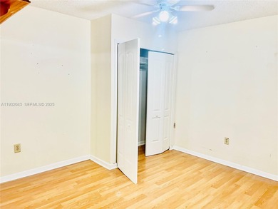 ATTENTION REAL ESTATE AGENTS! Beautiful condo overlooking a