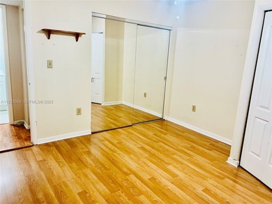 ATTENTION REAL ESTATE AGENTS! Beautiful condo overlooking a