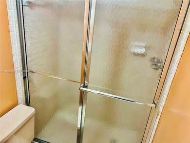 ATTENTION REAL ESTATE AGENTS! Beautiful condo overlooking a