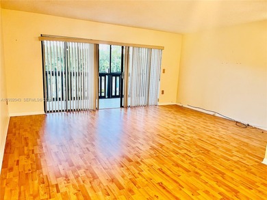 ATTENTION REAL ESTATE AGENTS! Beautiful condo overlooking a