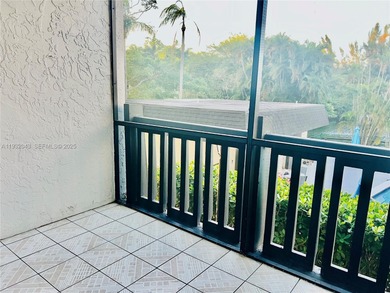 ATTENTION REAL ESTATE AGENTS! Beautiful condo overlooking a