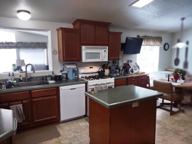 Amazing 180 degree views from this hilltop retreat! Privacy is