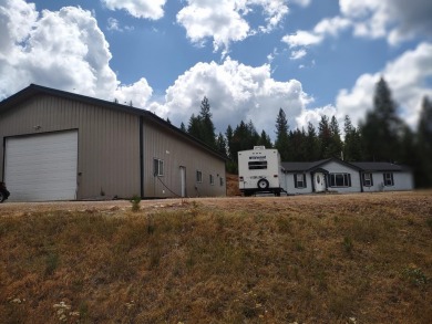 Amazing 180 degree views from this hilltop retreat! Privacy is