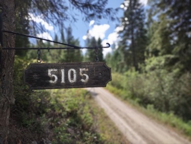 Amazing 180 degree views from this hilltop retreat! Privacy is