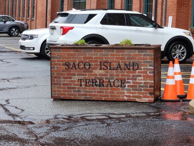 Walk to area dining and shopping, hop on Amtrak to Boston for