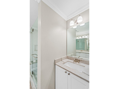 Stunning downtown living! Completely renovated 1-bed, 1.5-bath