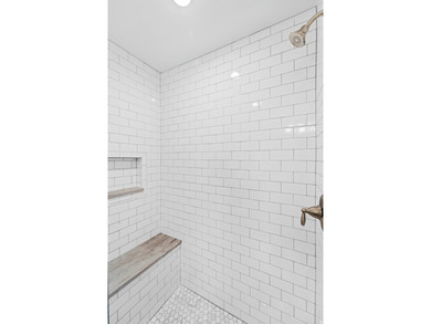 Stunning downtown living! Completely renovated 1-bed, 1.5-bath