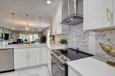 Welcome to Hunters Run Country Club! This spacious 2-bedroom