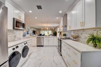 Welcome to Hunters Run Country Club! This spacious 2-bedroom