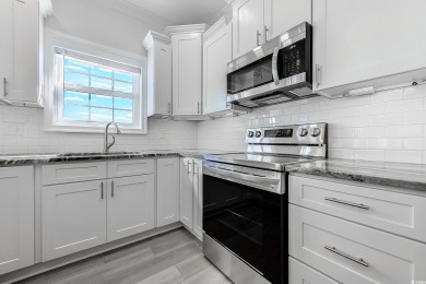 It's a Beauty! Better than new 3 bedroom, 2 bath Golf Villa in a