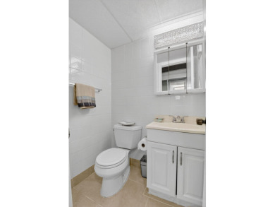 Century Village East condo in desirable Berkshire B Section near