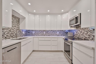 Beautifully Remodeled Courtyard facing on the second floor in