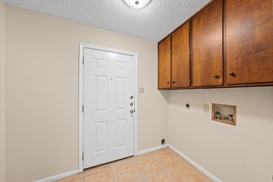 Beautiful freestanding Garden home with low maintenance yard