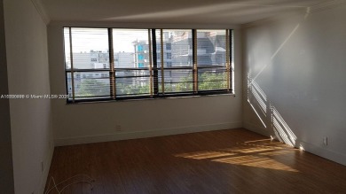 Beautiful and freshly painted 1 bedroom and 1.5 bathroom condo