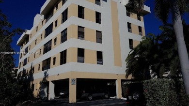 Beautiful and freshly painted 1 bedroom and 1.5 bathroom condo