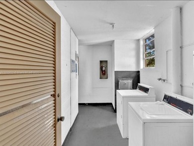 Spacious 2 bedroom, 2 bath condo offering, 1,192 sq ft