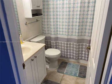 Spacious 1 bedroom/1.5 bathroom unit offers beautiful view of