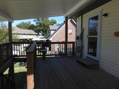 MOVE IN READY!  All you have to bring are your personal