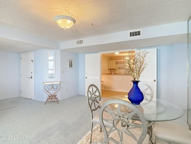 DIRECT OCEANFRONT  - Enjoy your waterfront lifestyle in this