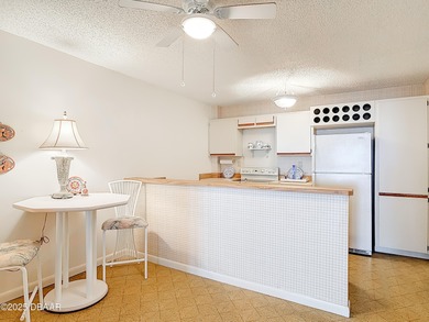 DIRECT OCEANFRONT  - Enjoy your waterfront lifestyle in this