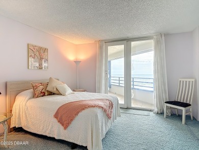 DIRECT OCEANFRONT  - Enjoy your waterfront lifestyle in this