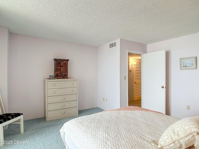 DIRECT OCEANFRONT  - Enjoy your waterfront lifestyle in this