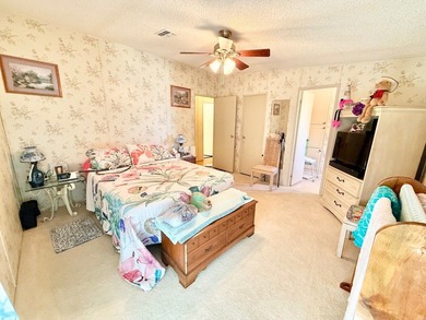 CHARMING 2BR/2BA HOME IN ACTIVE 55+ COMMUNITY!! Well-maintained