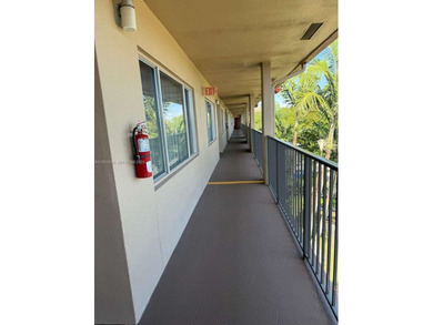 Stunning condo opportunity in the highly desirable West Pembroke