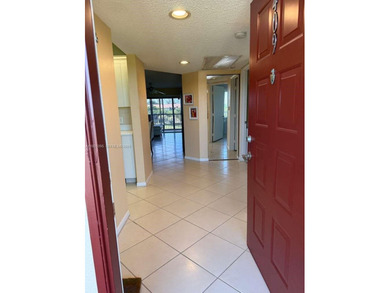 Stunning condo opportunity in the highly desirable West Pembroke