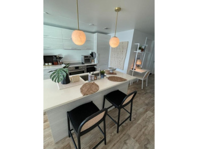 Spectacular 2 bedrooms + Den ,in Paraiso Bay Top of the line