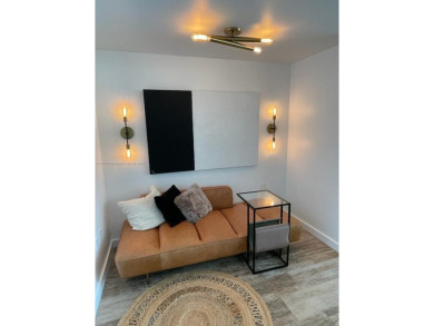 Spectacular 2 bedrooms + Den ,in Paraiso Bay Top of the line