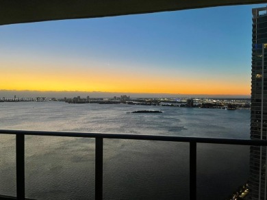 Spectacular 2 bedrooms + Den ,in Paraiso Bay Top of the line