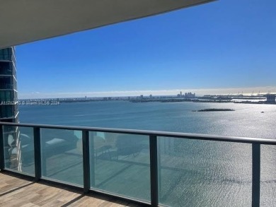 Spectacular 2 bedrooms + Den ,in Paraiso Bay Top of the line