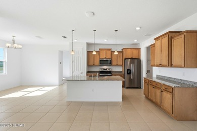 SELLERS ARE MOTIVATED Immaculate, move-in ready ranch with