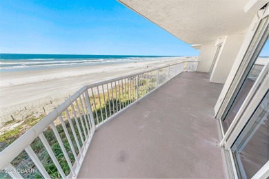 AWESOME DIRECT OCEANFRONT 3 BR / 3 BA LUXURIOUS CONDO LOCATED AT