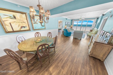 AWESOME DIRECT OCEANFRONT 3 BR / 3 BA LUXURIOUS CONDO LOCATED AT