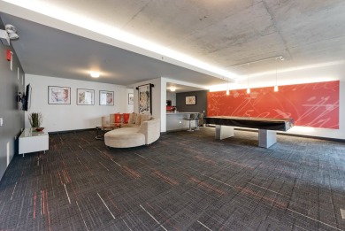 Welcome to Unit 1720 at 659 West Randolph Street, a