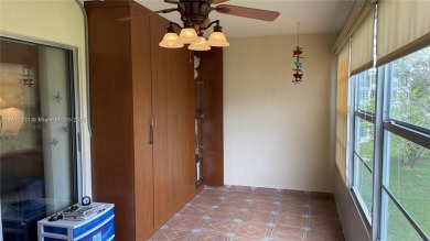 Bring offers! A perfect unit, the perfect location, for YOUR