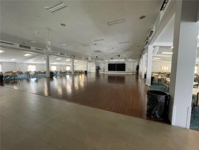 Bring offers! A perfect unit, the perfect location, for YOUR