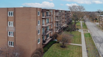 Rarely available top-floor gem in the sought-after Washington