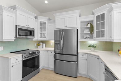 Stunning Waterfront Retreat - Fully Renovated Bayview Water